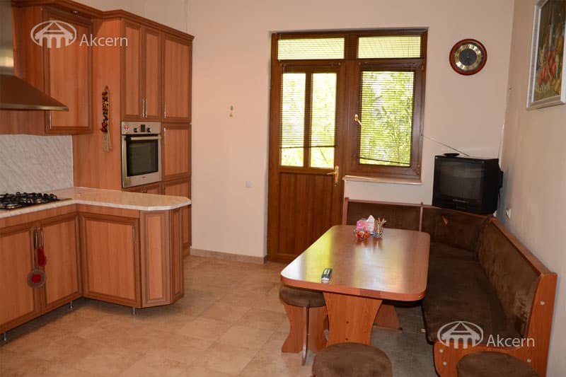 Apartment · 5 rooms · 197 m² · Shengavit