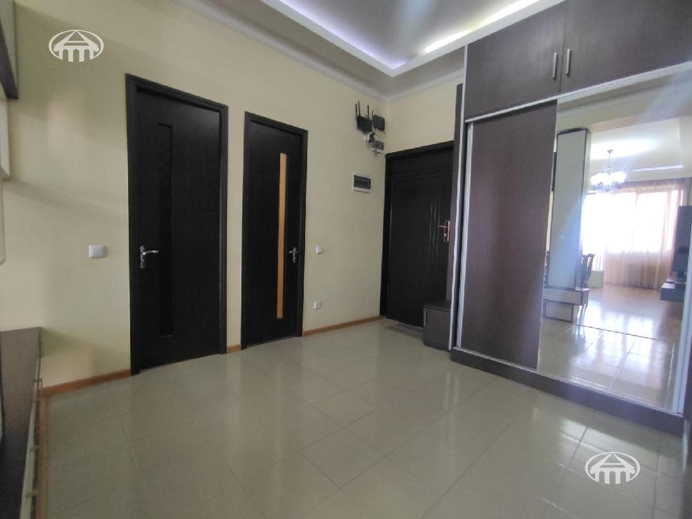 Квартира · 3 комн. · 80 м² · Арабкир