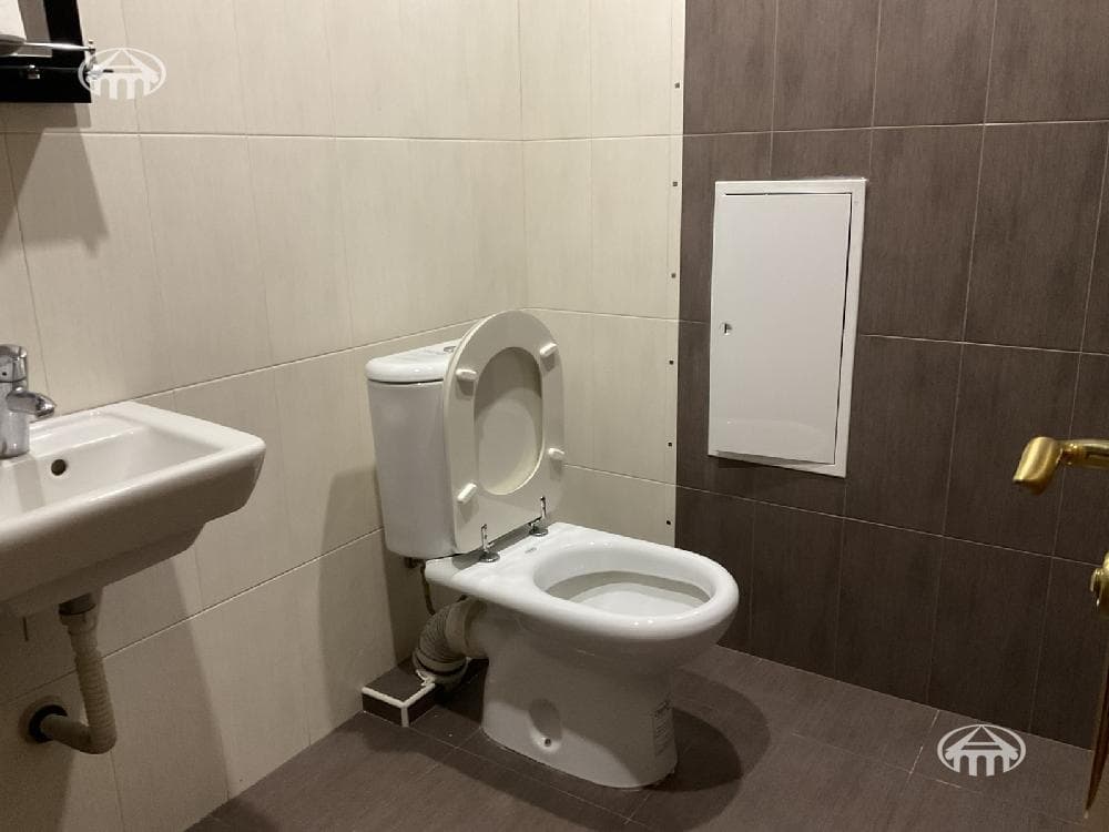 Apartment · 3 rooms · 139 m² · Kentron