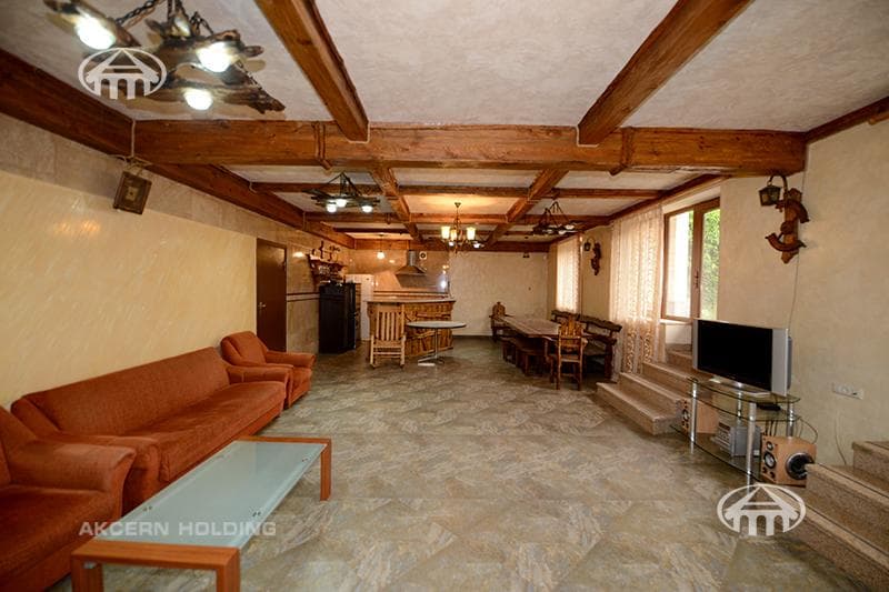 Особняк · 9 комн. · 650 м² · Аджапняк