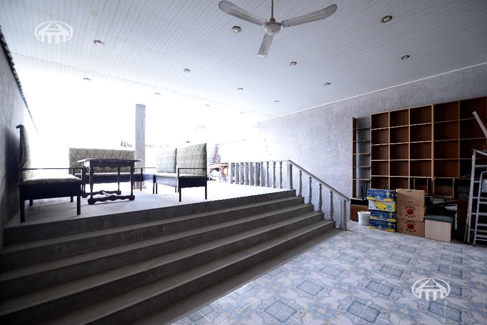 House · 4 rooms · 285 m² · Erebuni