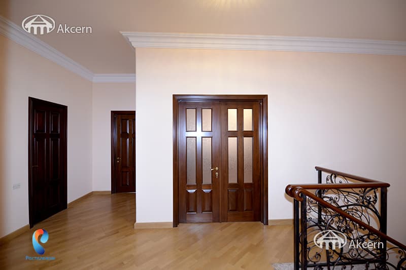 Дом · 6 комн. · 370 м² · Арабкир
