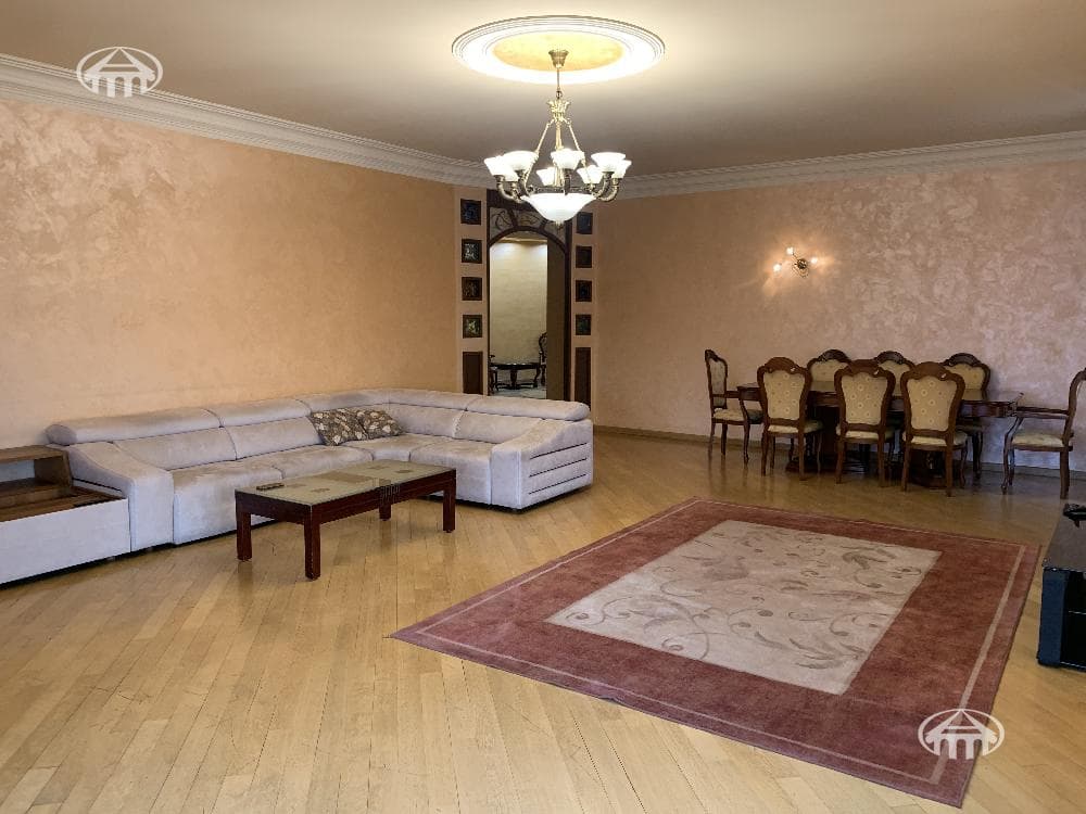 Apartment · 4 rooms · 192 m² · Kentron
