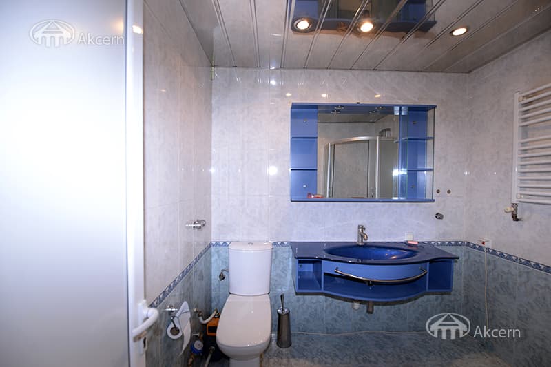 Квартира · 2 комн. · 72 м² · Кентрон