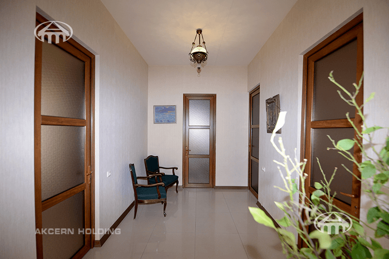 Mansion · 6 rooms · 400 m² · Nor Nork