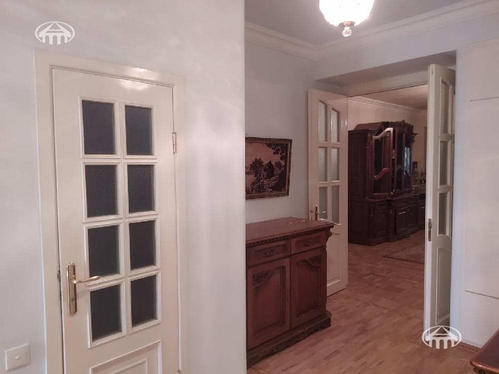 Квартира · 5 комн. · 164 м² · Кентрон