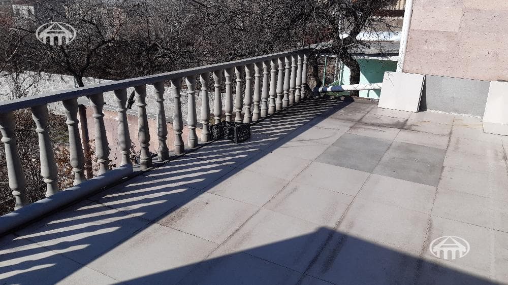 Առանձնատուն · 6 սեն. · 230 մ² · Քանաքեռ-Զեյթուն