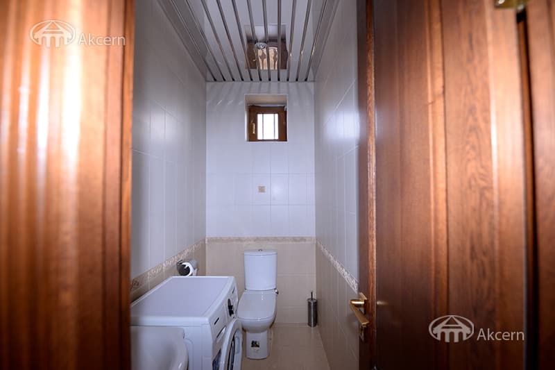 Особняк · 4 комн. · 240 м² · Аджапняк