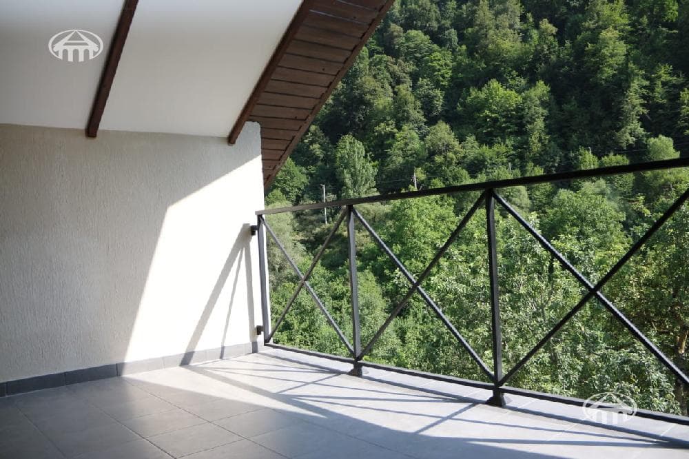 Mansion · 5 rooms · 200 m² · Dilijan