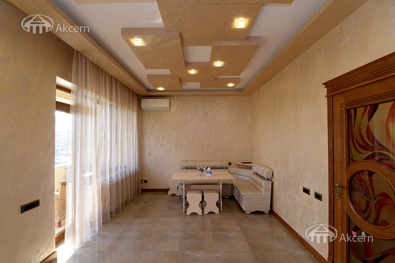Apartment · 4 rooms · 192 m² · Kentron