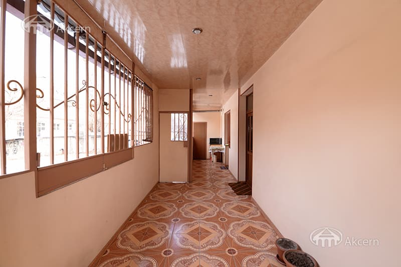 Квартира · 5 комн. · 251 м² · Арабкир
