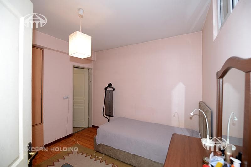 Apartment · 3 rooms · 83 m² · Kentron