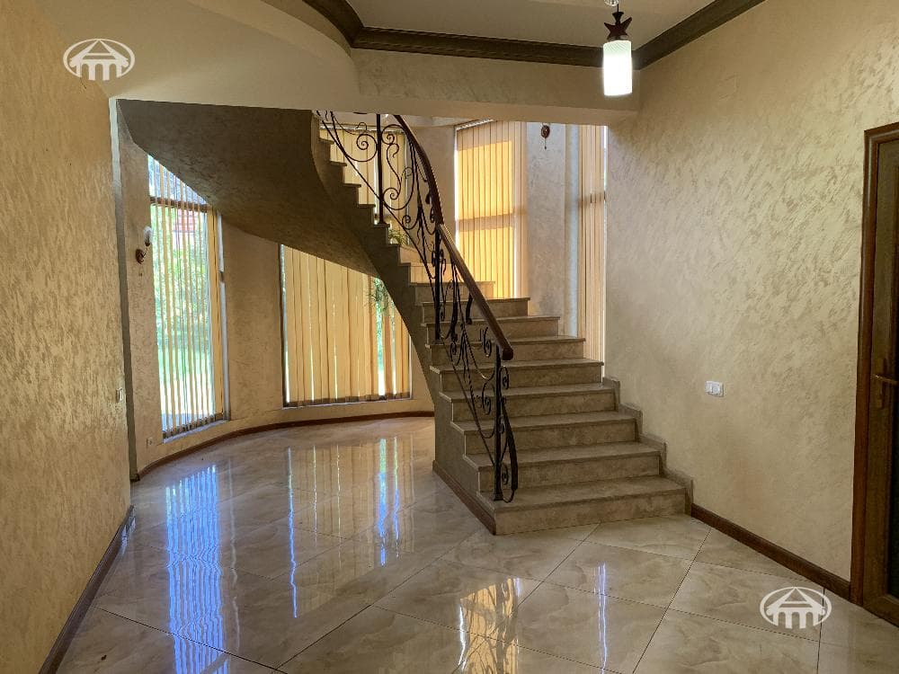 Mansion · 4 rooms · 328 m² · Malatia-Sebastia