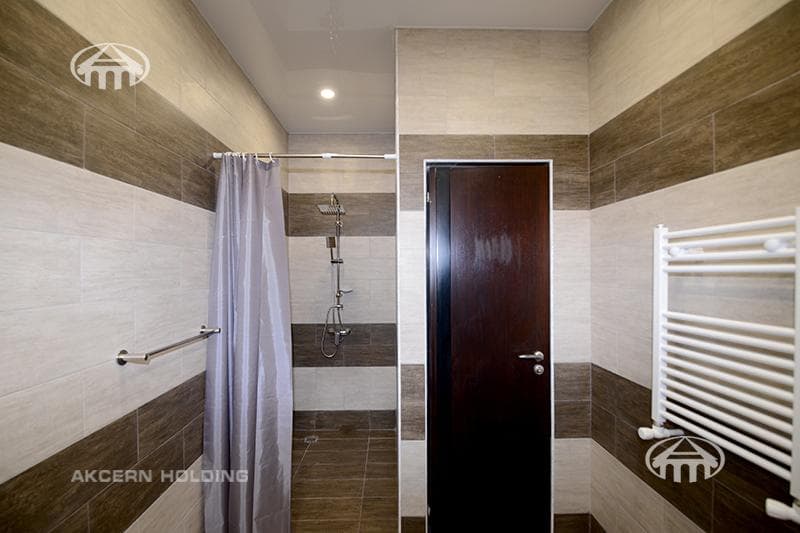 House · 6 rooms · 210 m² · Arabkir