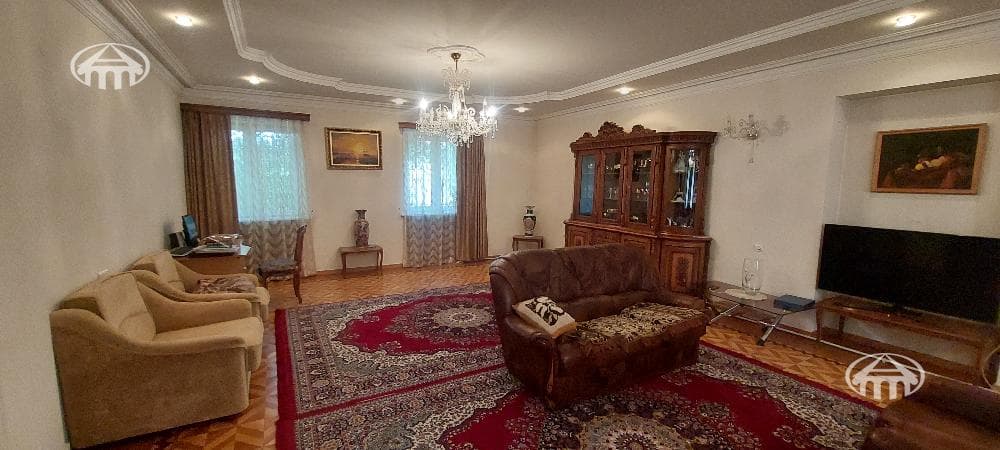 Mansion · 7 rooms · 240 m² · Qasax