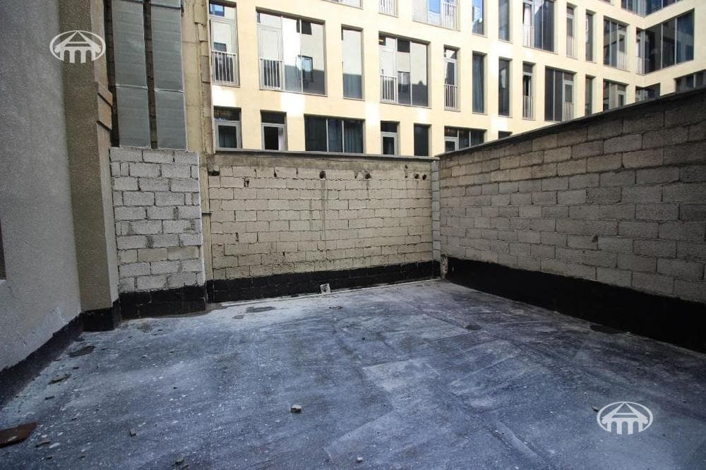 Գրասենյակ · 149 մ² · Կենտրոն