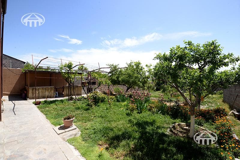 Առանձնատուն · 5 սեն. · 170 մ² · Աջափնյակ