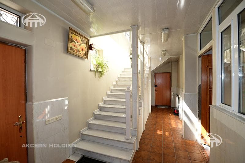 Дом · 7 комн. · 540 м² · Арабкир