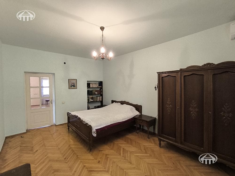 Mansion · 5 rooms · 375 m² · Ptgni