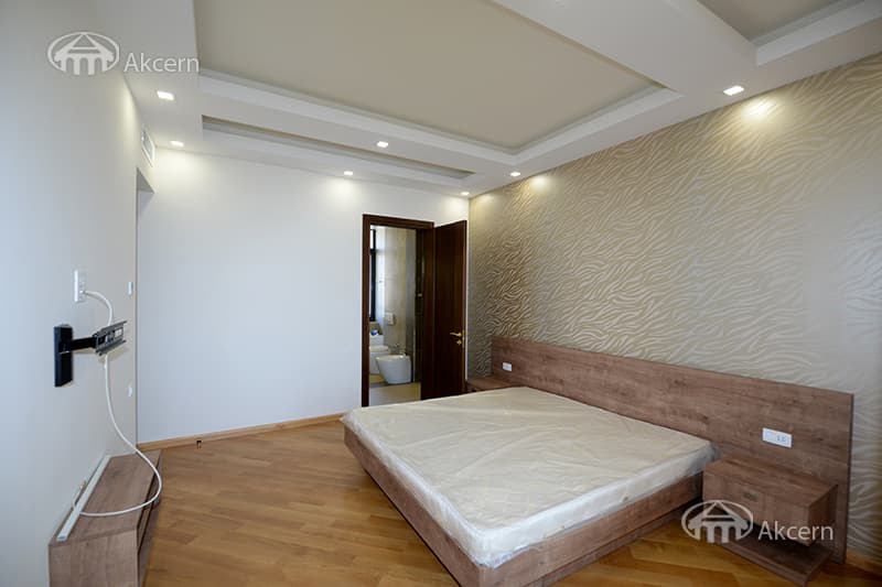 House · 5 rooms · 500 m² · Ajapnyak