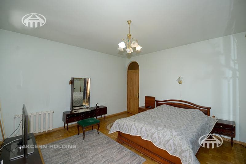 House · 5 rooms · 220 m² · Arabkir
