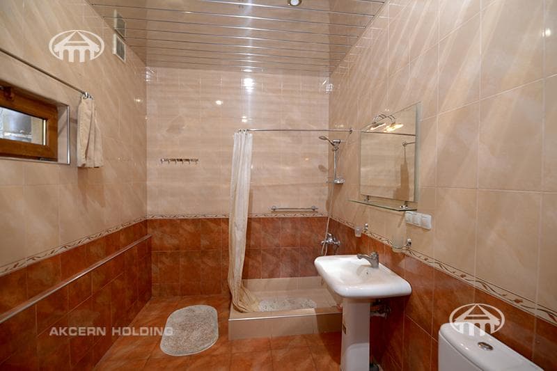 Apartment · 5 rooms · 166 m² · Kentron