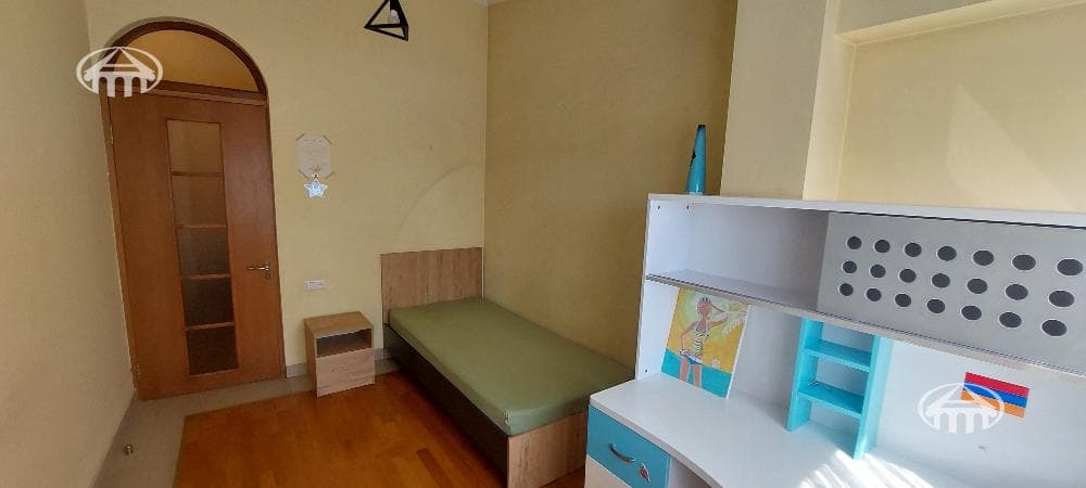 Բնակարան · 4 սեն. · 184 մ² · Կենտրոն