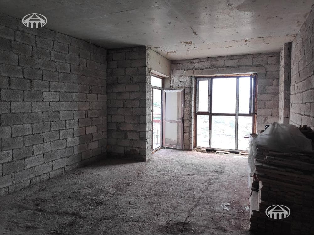 Apartment · 2 rooms · 70 m² · Kentron