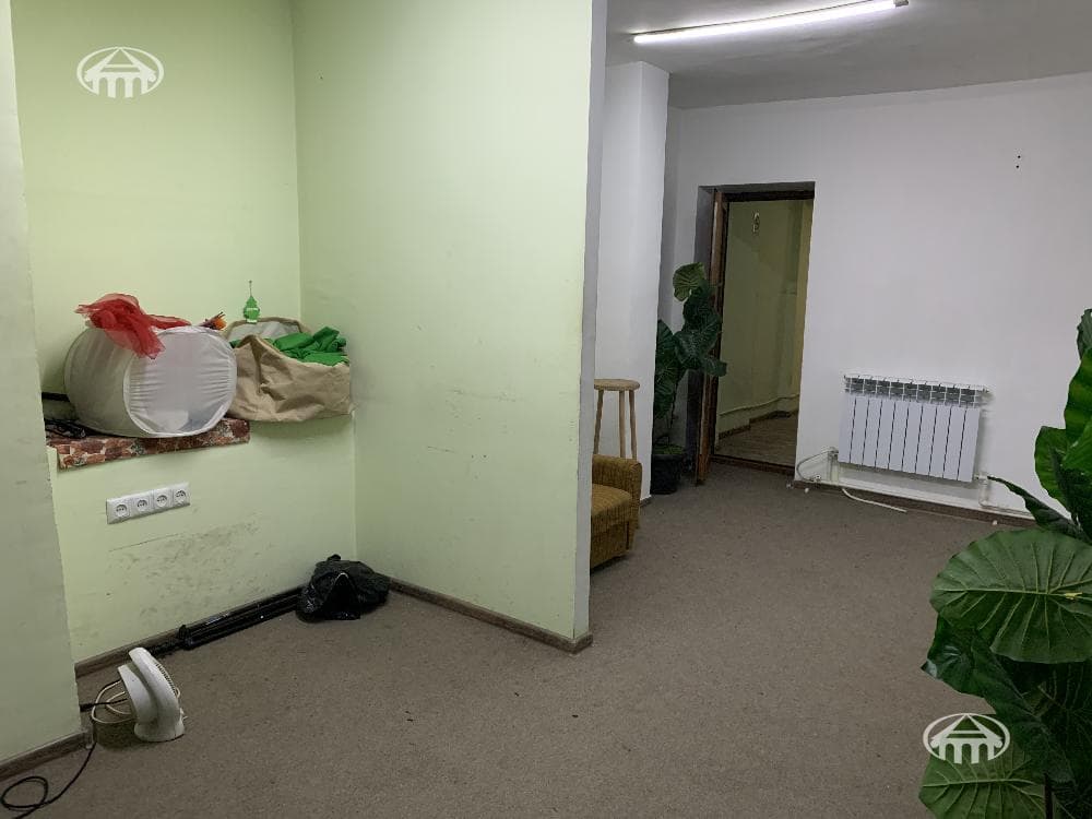 Office · 330 m² · Kentron