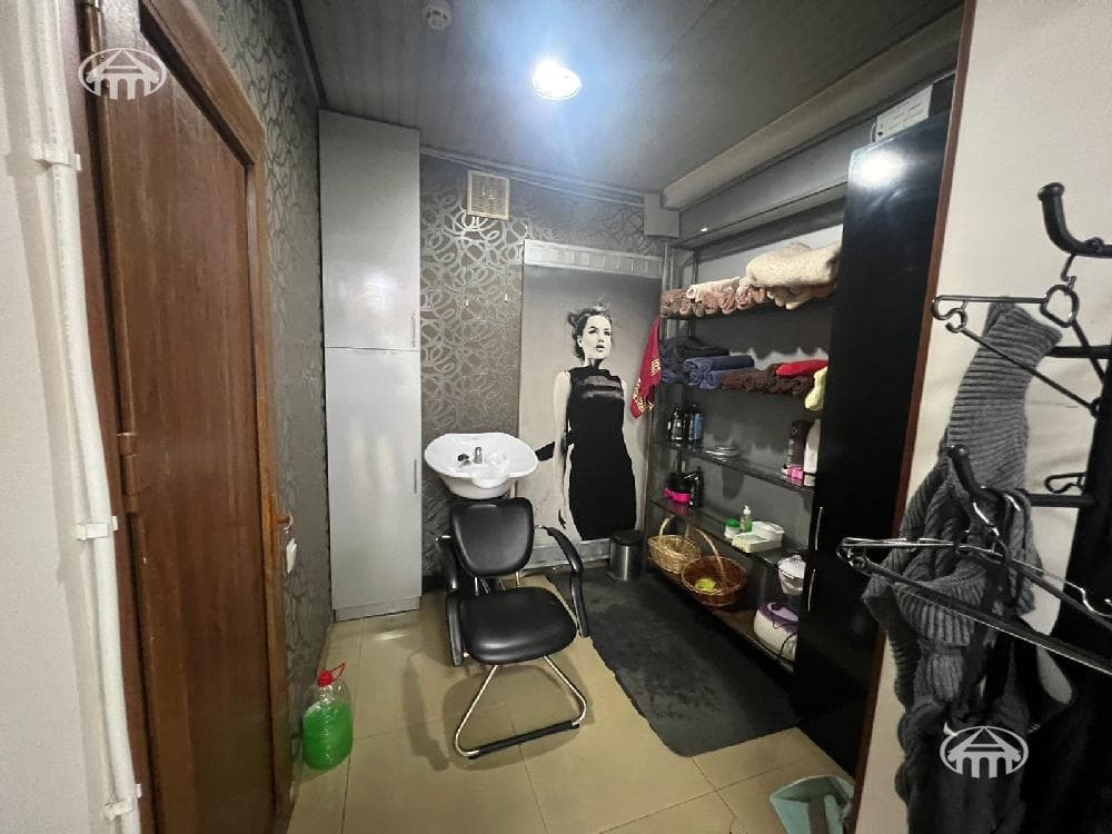 Салон · 72 м² · Кентрон