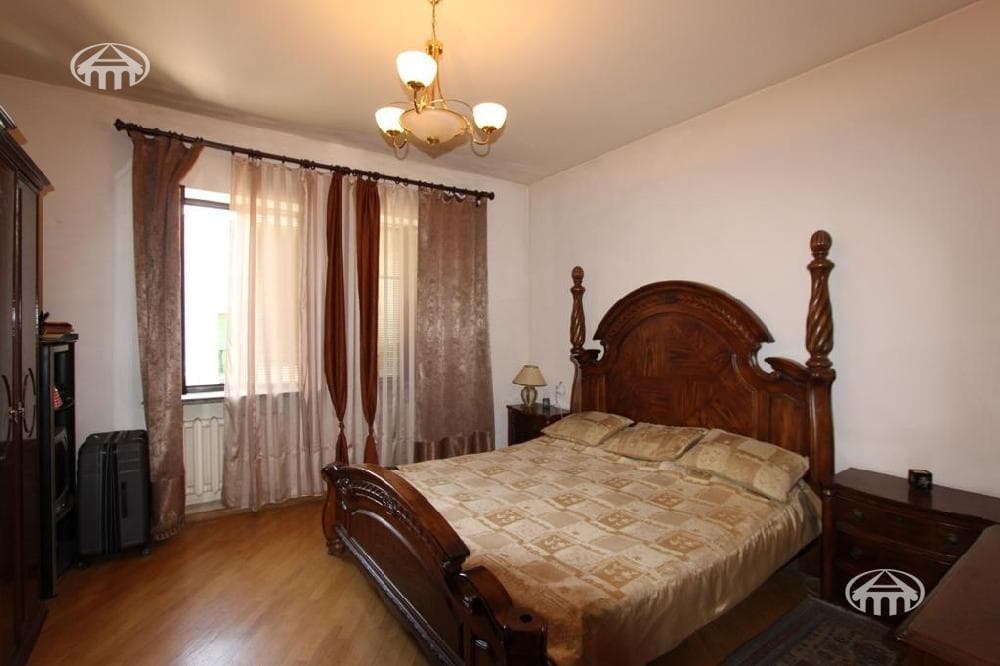 Дом · 5 комн. · 435 м² · Арабкир