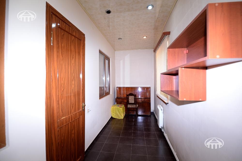 Սեփական տուն · 4 սեն. · 285 մ² · Էրեբունի