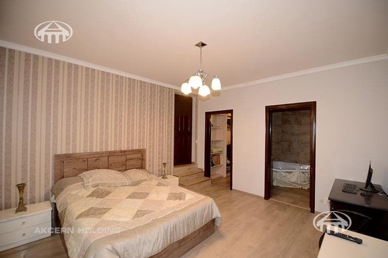 Особняк · 4 комн. · 260 м² · Аджапняк