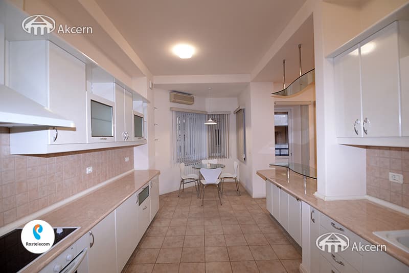 Квартира · 3 комн. · 132 м² · Кентрон