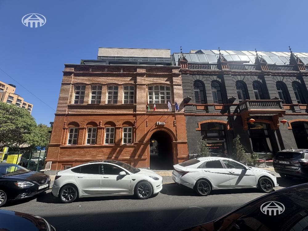 Ռեստորան · 250 մ² · Կենտրոն — Լուսանկար 9 / 9