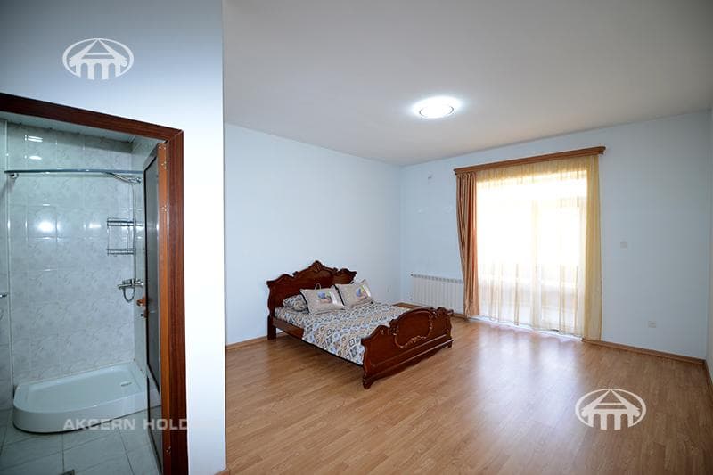 Квартира · 3 комн. · 165 м² · Арабкир