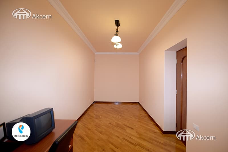 Առանձնատուն · 6 սեն. · 863 մ² · Նորք-Մարաշ