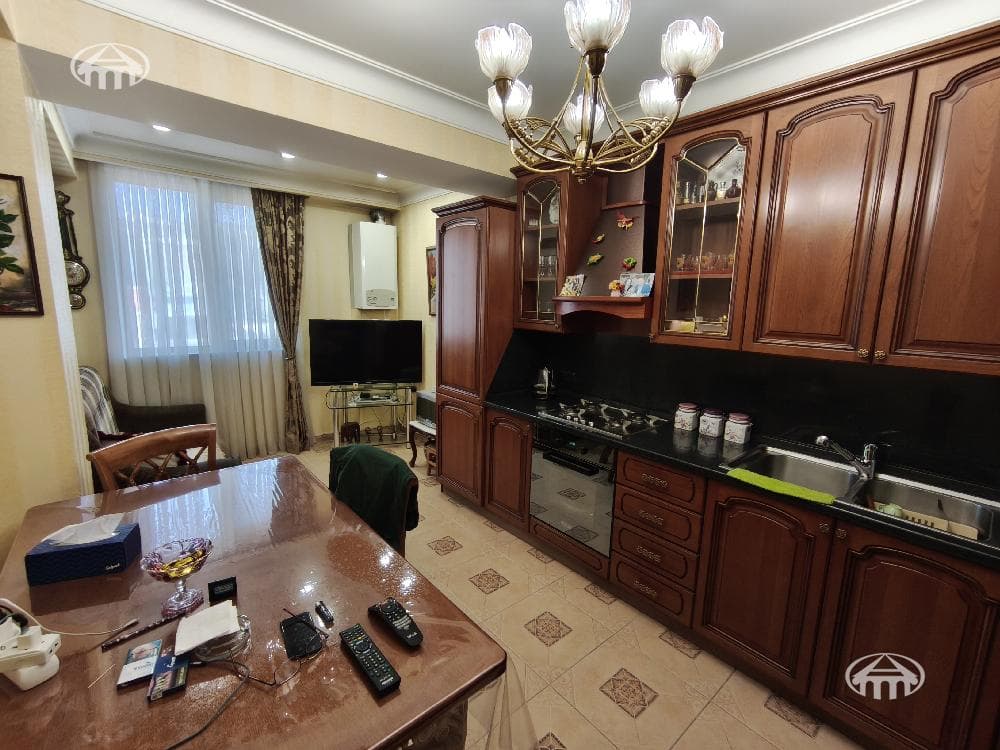 Квартира · 3 комн. · 95 м² · Арабкир