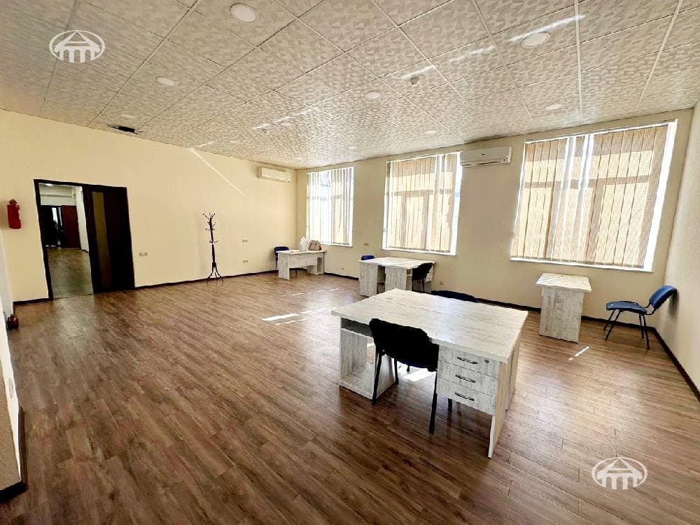 Офис · 100 м² · Кентрон