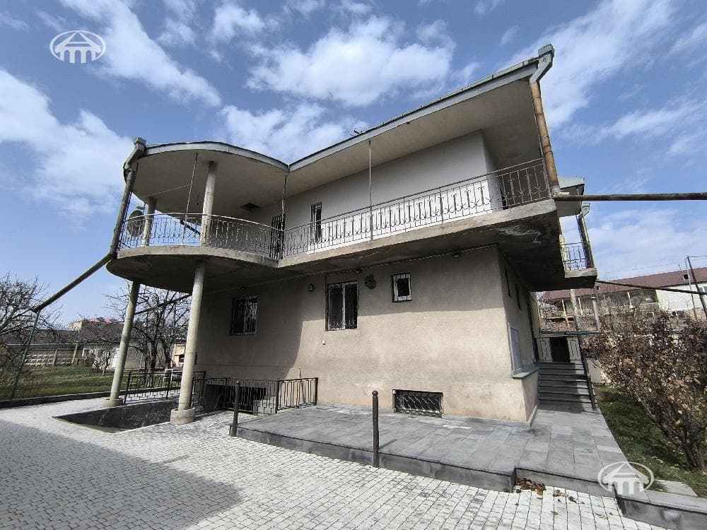 Mansion · 5 rooms · 375 m² · Ptgni