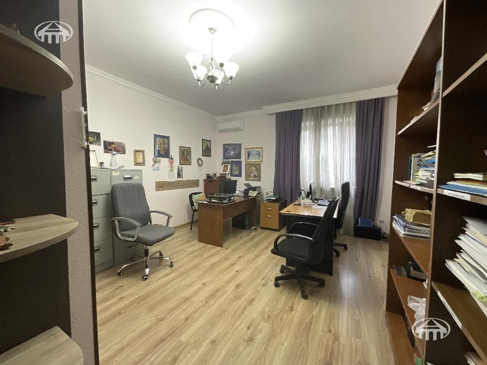 Առանձնատուն · 9 սեն. · 808 մ² · Արաբկիր