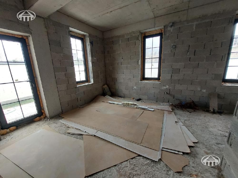 Mansion · 6 rooms · 228 m² · Avan
