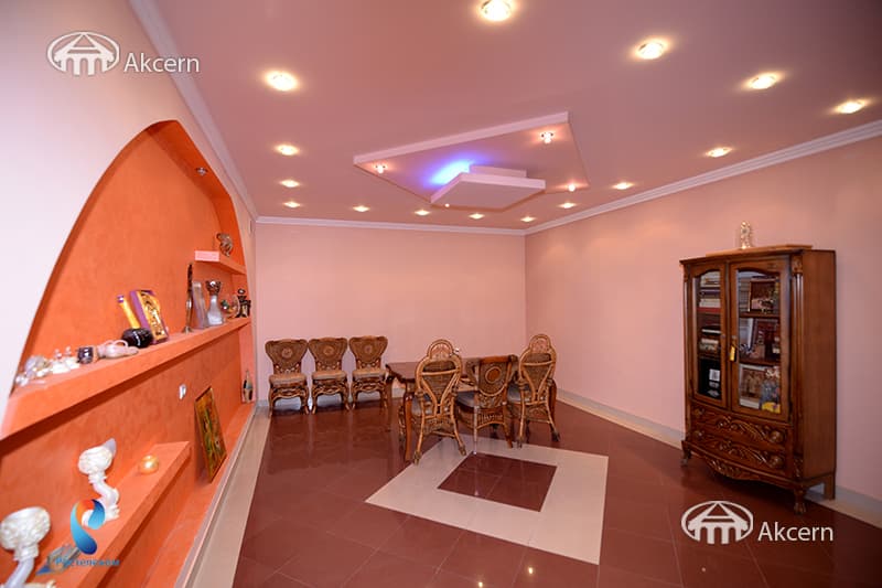 Mansion · 5 rooms · 586 m² · Avan — photo 26 / 34