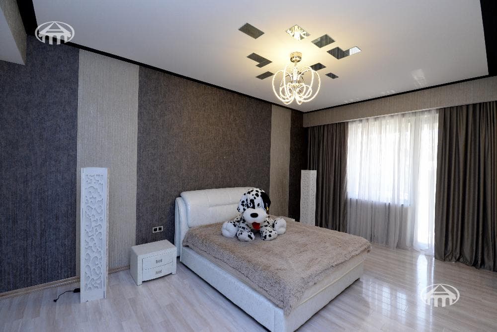 Mansion · 5 rooms · 600 m² · Arabkir