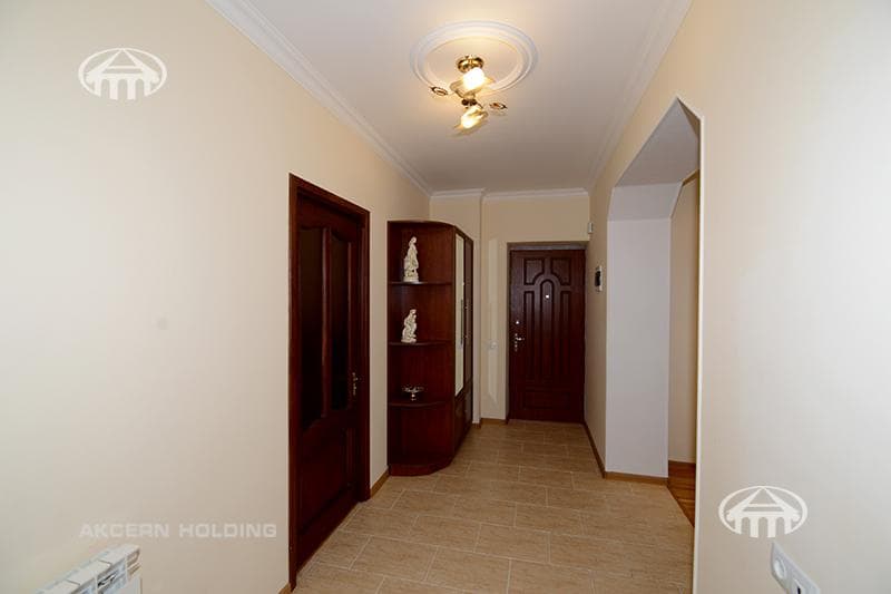 Квартира · 3 комн. · 100 м² · Кентрон