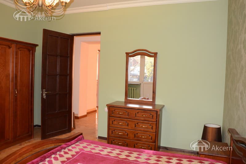 House · 8 rooms · 840 m² · Nork-Marash