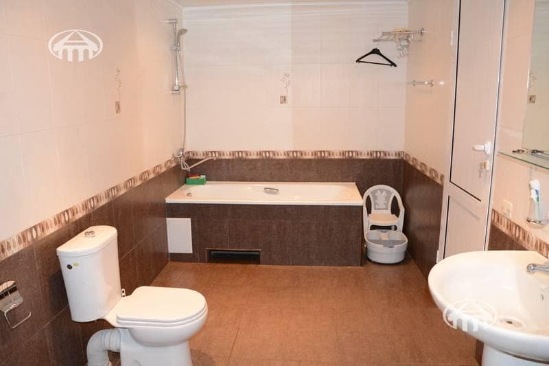 House · 3 rooms · 170 m² · Arabkir