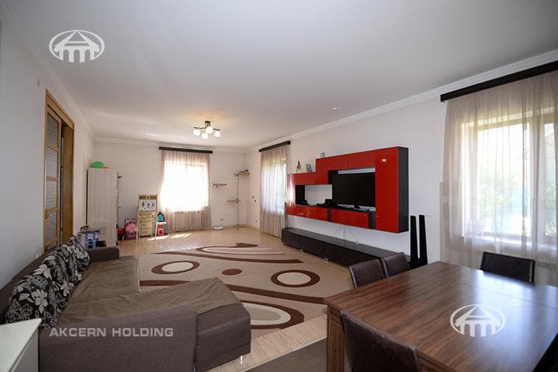 Mansion · 8 rooms · 607.5 m² · Qasax