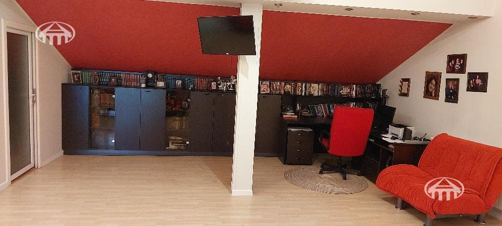Особняк · 6 комн. · 320 м² · Птгни