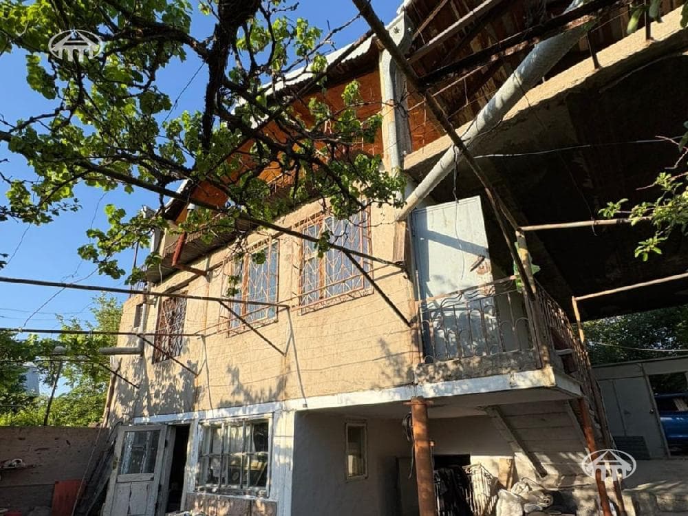 Առանձնատուն · 5 սեն. · 215 մ² · գ.Նոր Կյուրին